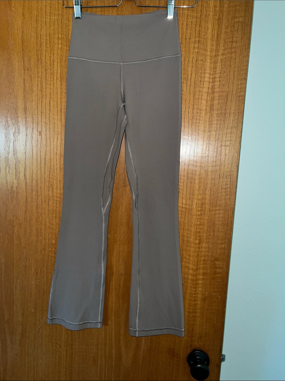 Lululemon mini-Flared Active Leggings in Taupe